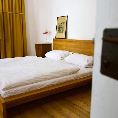 Boutique-Ferienwohnung Im Alten Weinhaus Moser Grünstadt Buitenkant foto