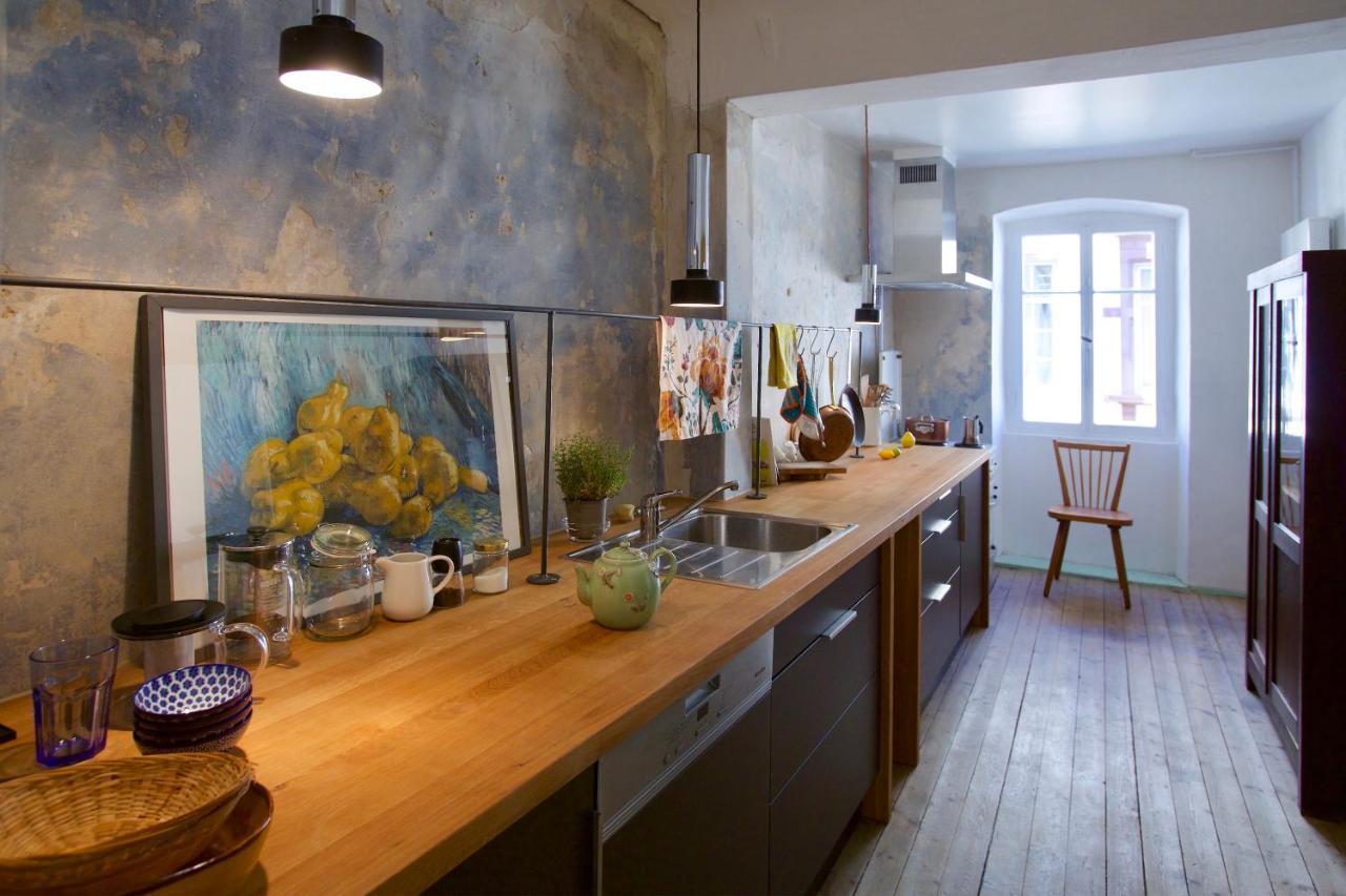 Boutique-Ferienwohnung Im Alten Weinhaus Moser Grünstadt Buitenkant foto